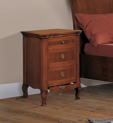 Chevet classique model� 4 tiroirs